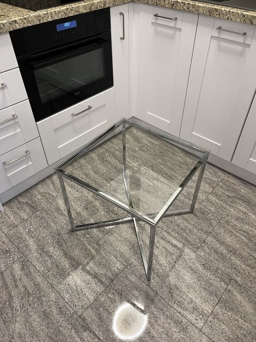 Нова Холна маса метална основа и закалено стъкло