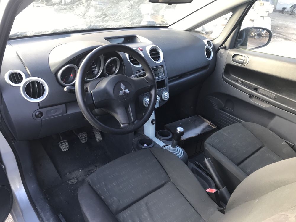 Mitsubishi Colt 1.1i на части