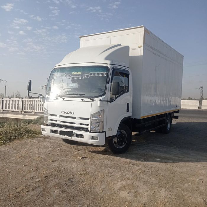 Avtomobil Isuzu sonji