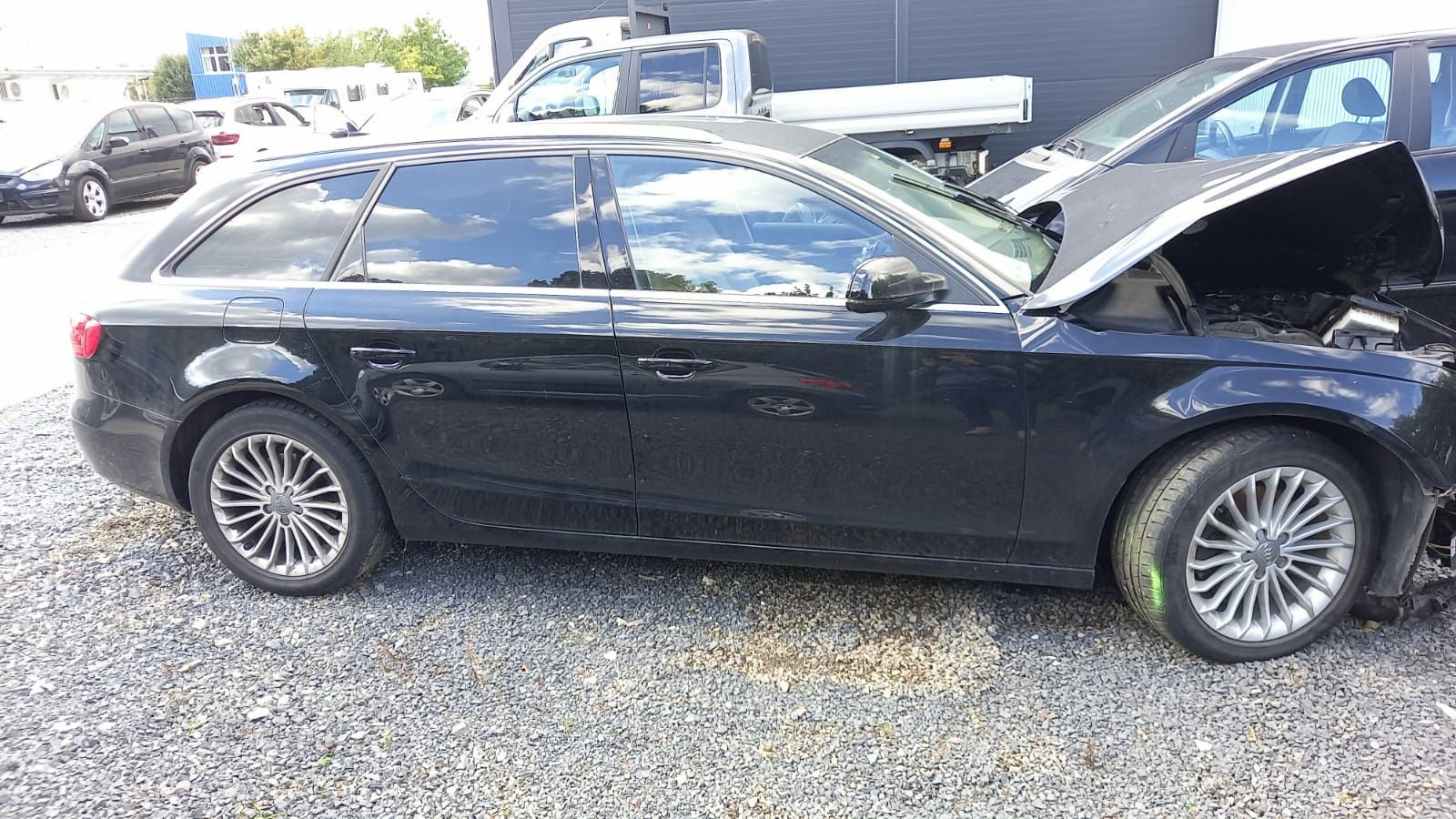 Dezmembrez Audi A4 B8 an 2014 break negru cod motor CJCB