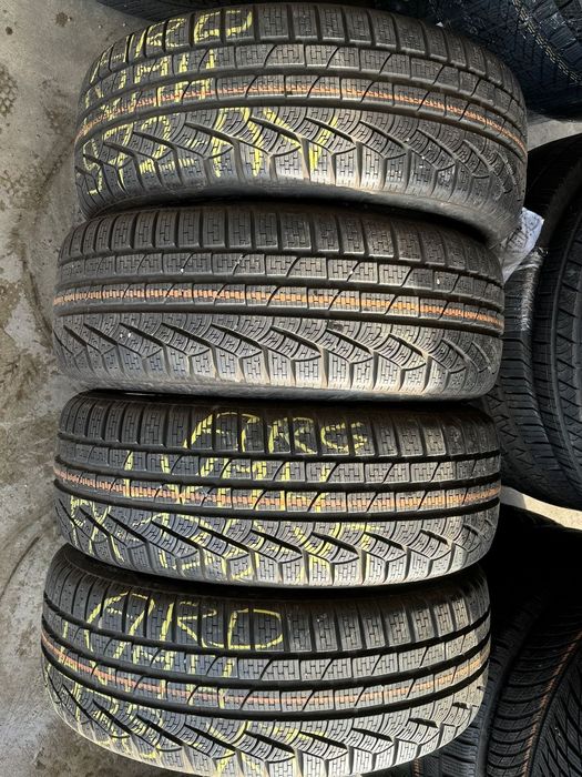 Vând 4 anvelope 235/55/18 Pirelli de iarnă ca noi