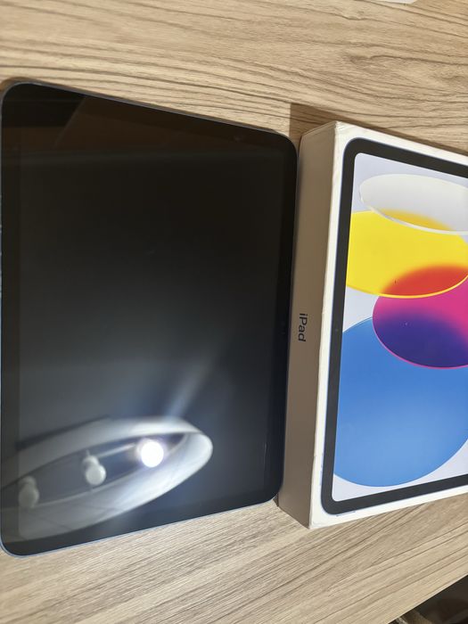 iPad (generatia a 10-a) 64 GB + Apple Pencil