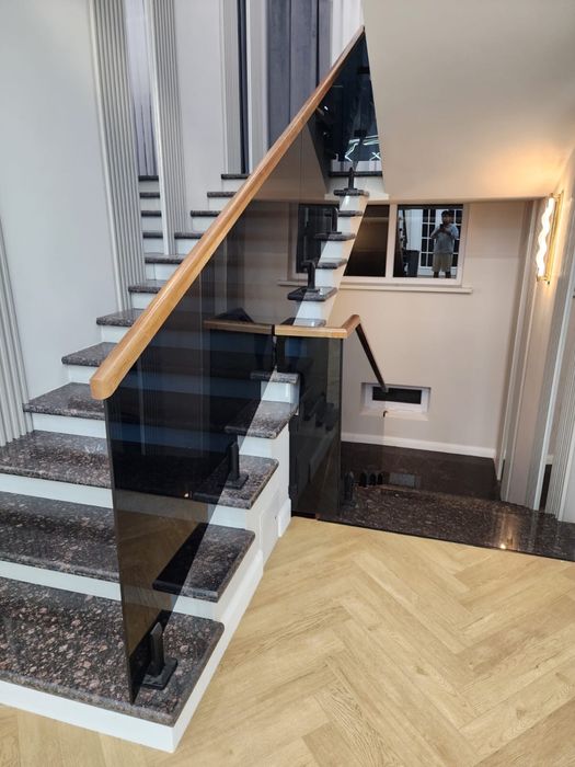 Стеклянный перила