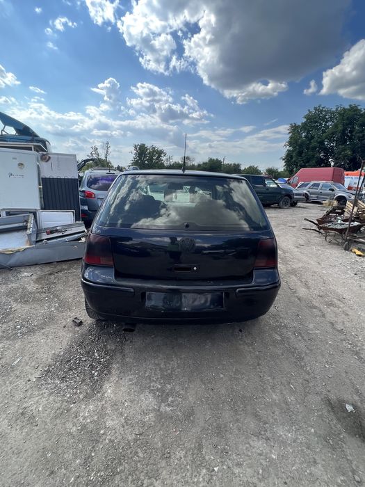 Volkswagen Golf 4 1.9 НА ЧАСТИ
