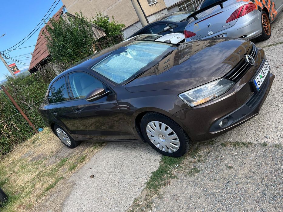 Vând urgent 5000€