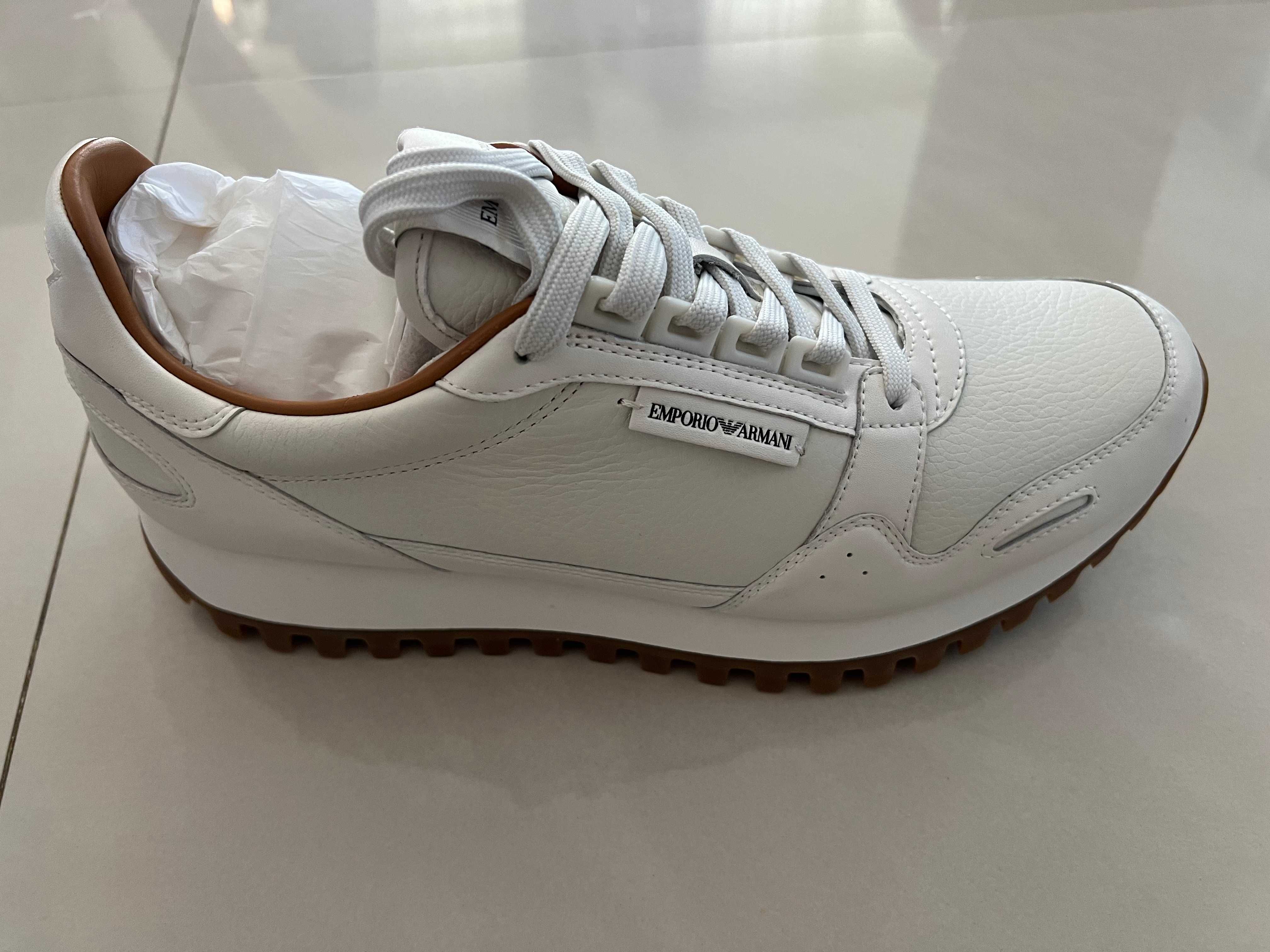 Sneakers EMPORIO ARMANI
X4X536 XM677 M801 Off White/Off White