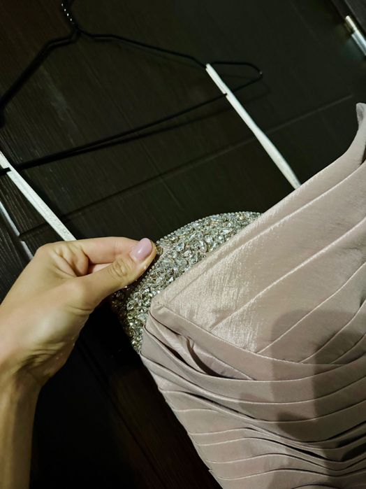 Официална рокля - шампанско / пепел от рози