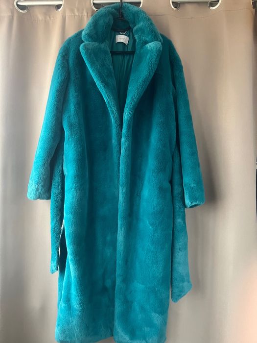 Палто дамско , “Reserved”.