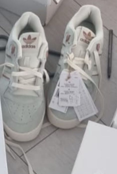 Vand adidasi Adidas Riverly(40) impecabili