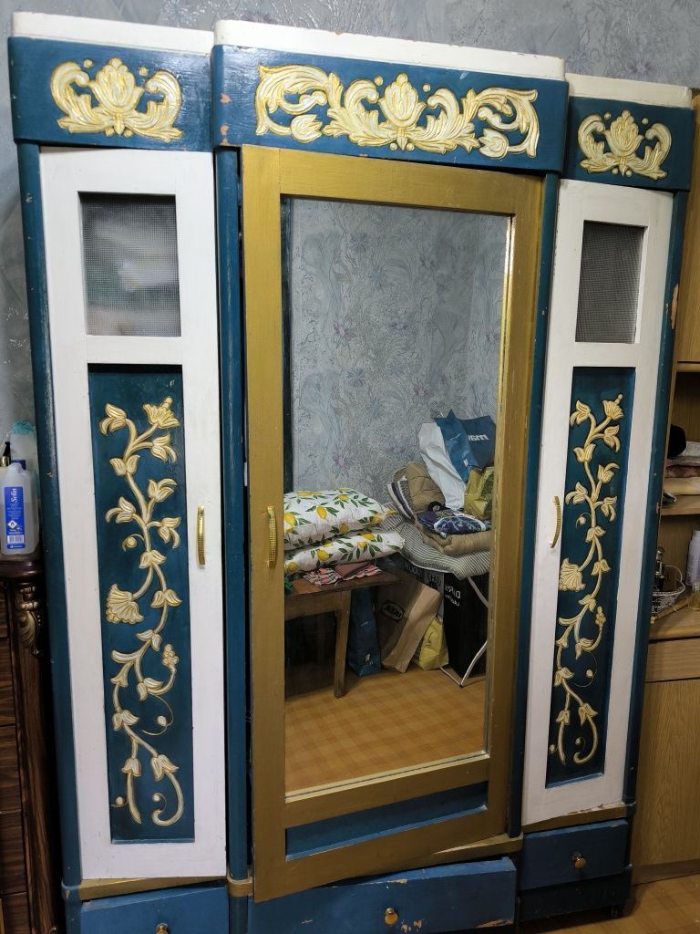Шкаф большой в продаже
