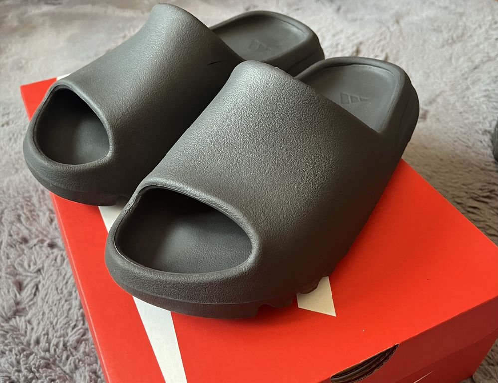 Adidas Yeezy Slides, размер 40/41, оригинални