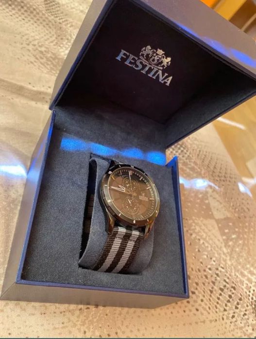 Часовник Festina F16843
