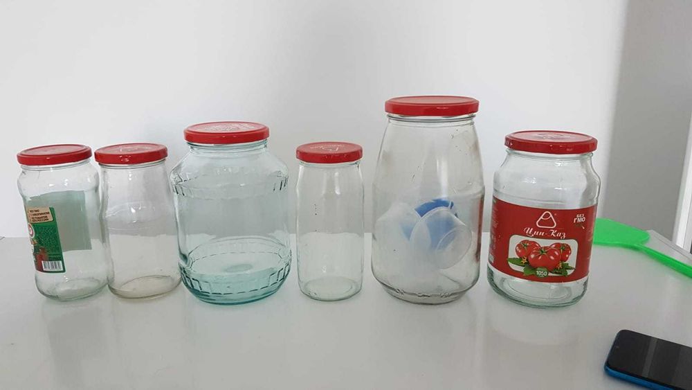 Продам банки с крышками винтовыми