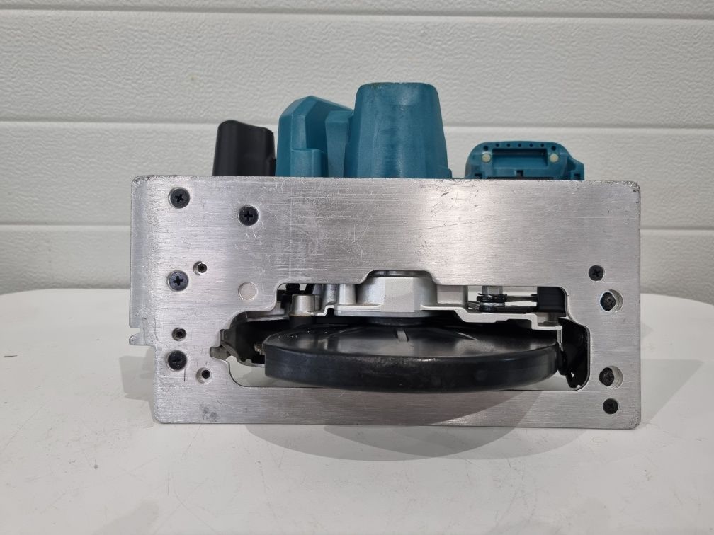 Акумулаторен ръчен циркуляр Makita DHS660