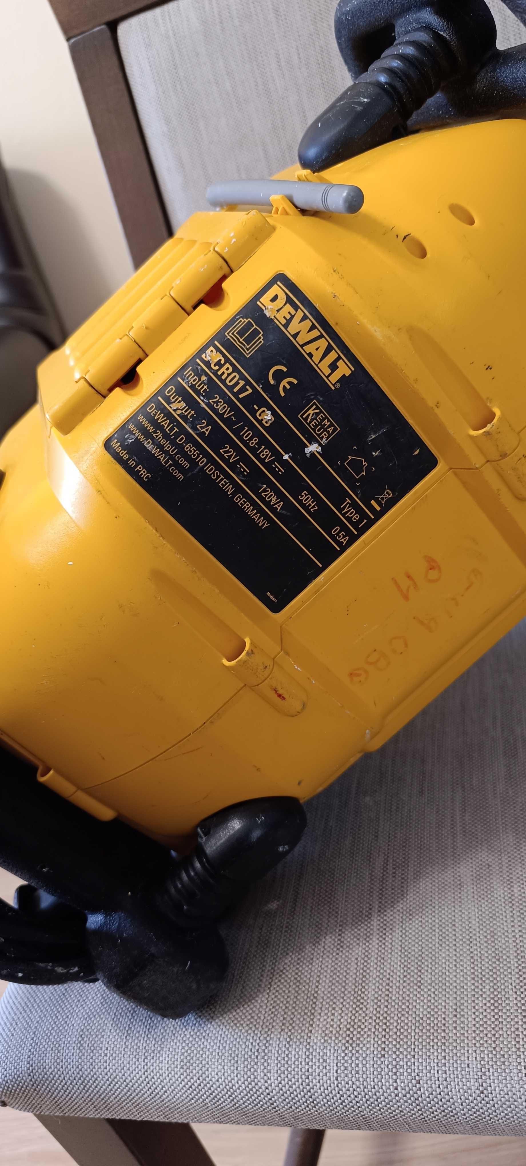 Радио Dewalt DCR017