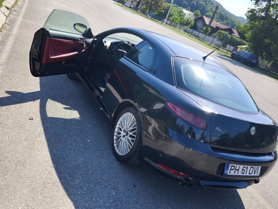 Alfa Romeo GT +Diferența(Aștept oferte)
