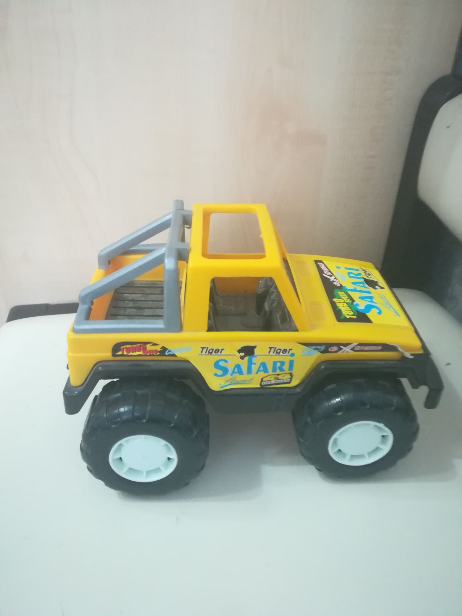 Продам робота JLY TOYS Kids Buddy и машинку