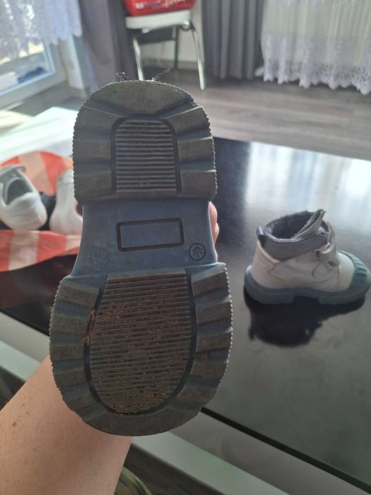 Продавам обувки на символични цени.
