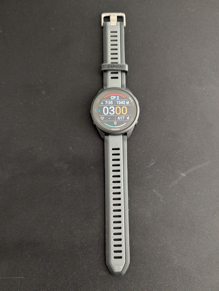 Смарт-часы Garmin Forerunner 165 в отличном состоянии!