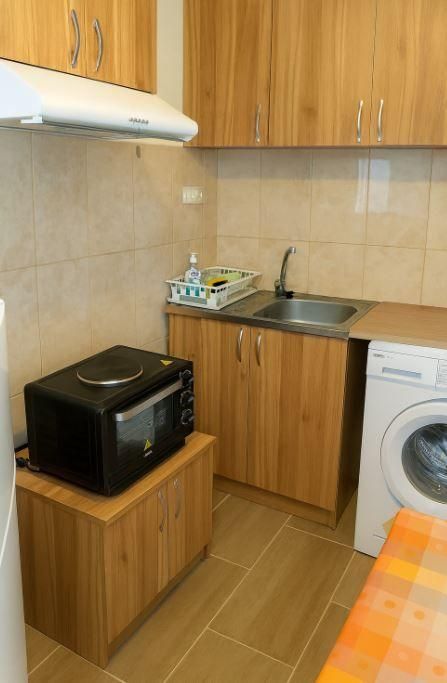 Дава се под наем Двустаен апартамент в Варна, Цветен квартал - 42 кв.м за 300 € - Снимка #1