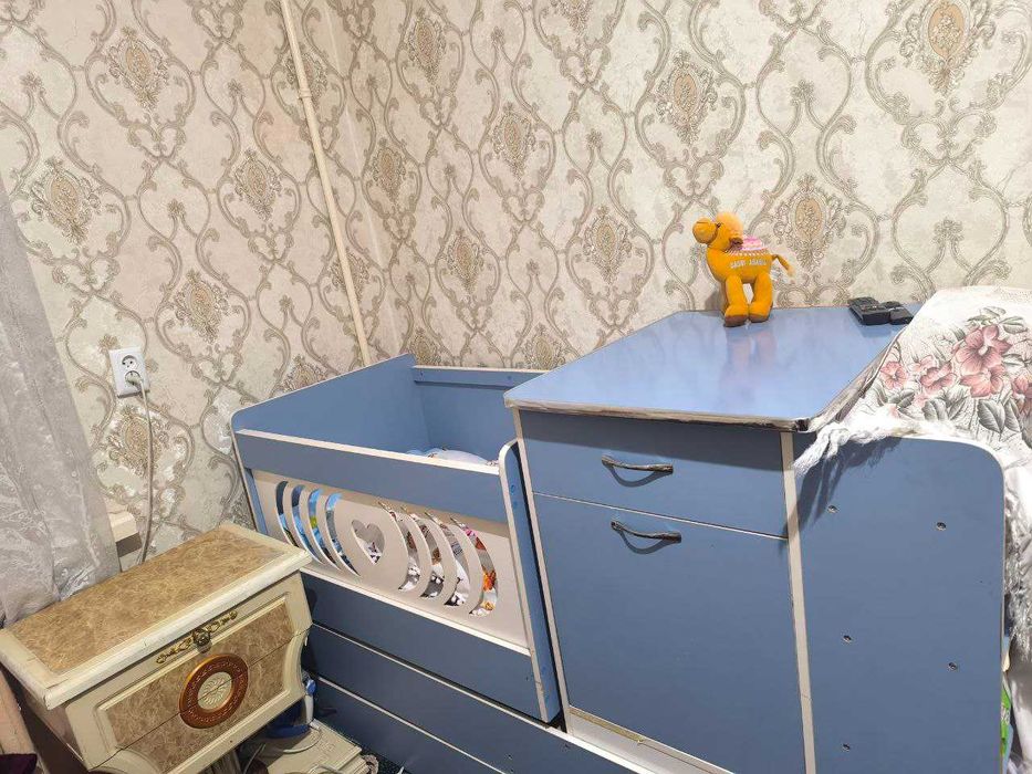 Продаётся Компьютерный стол и Детский кровать