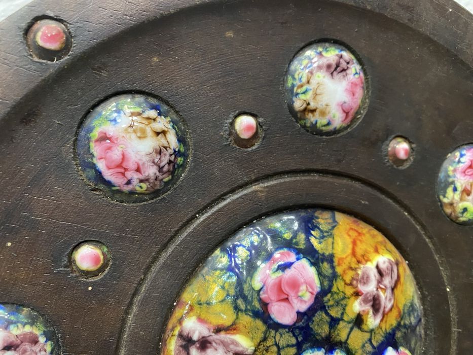 Стара декоративна чиния с ръчно рисуван емайл върху метал франция