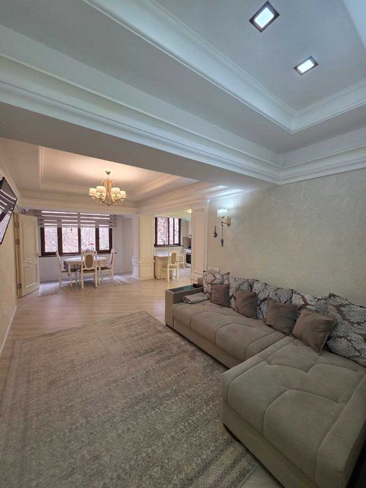 Срочно сдается 2/2/9 м. Космонавтов (ЦУМ)