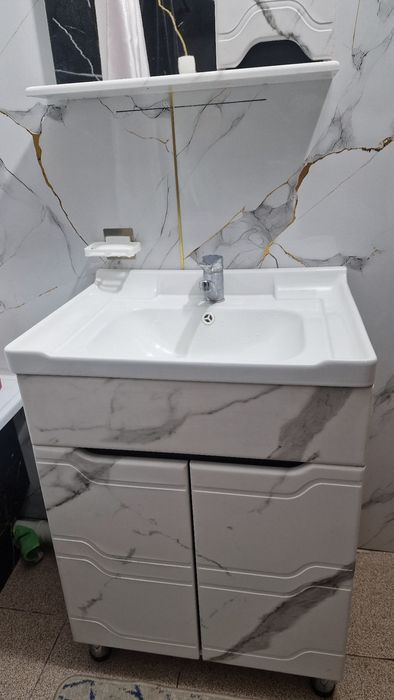 Раковина+зеркало в комплекте