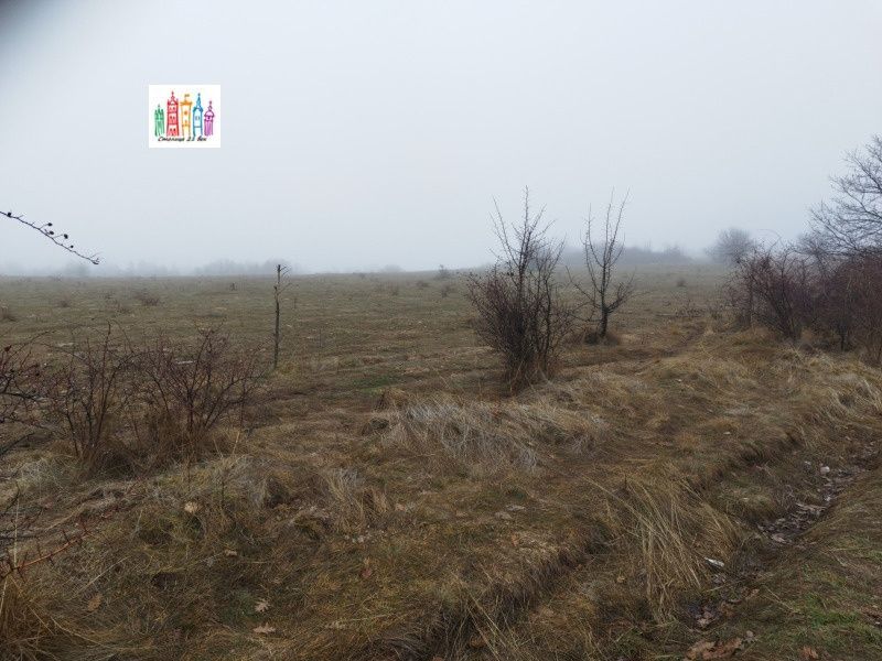 Продавам парцел във Вакарел