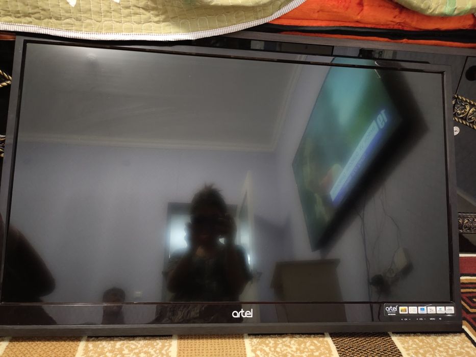 Televizor Artel 48 talik