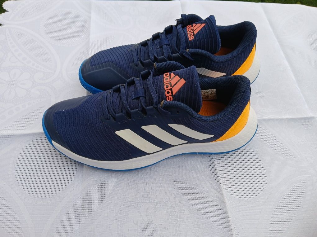 Маратонки asics и adidas