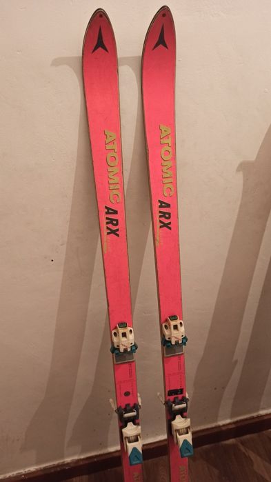 Лыжи горные 160 см