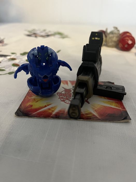 Bakugan linehalt cu echipament de lupta