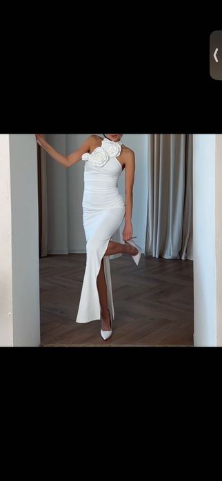 Платье с акцентом на вечер