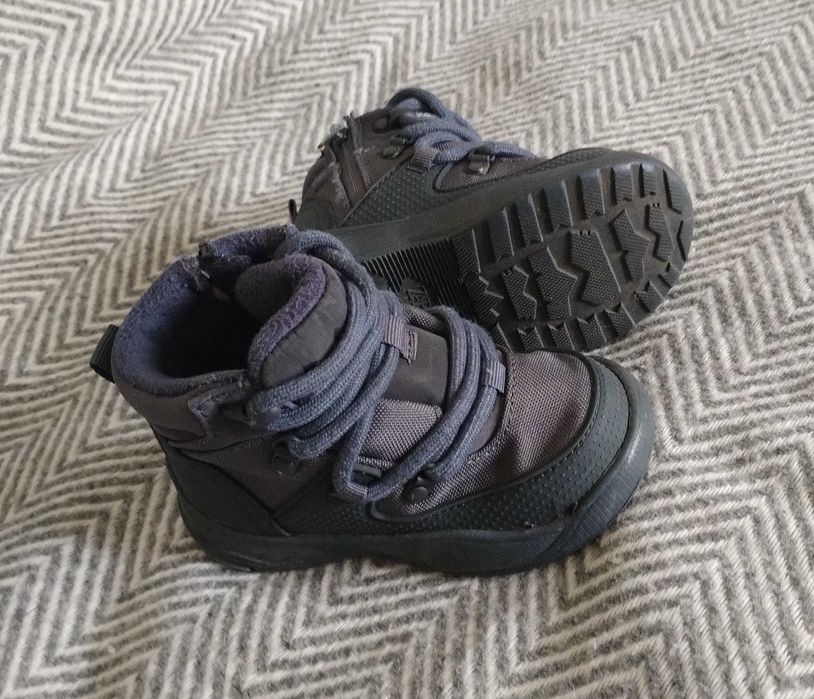 Zara непромокаеми боти номер 22