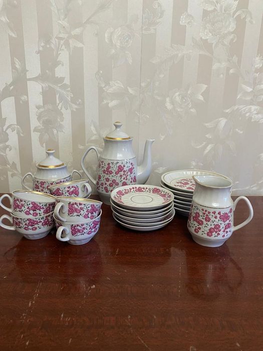 Продаётся сервиз