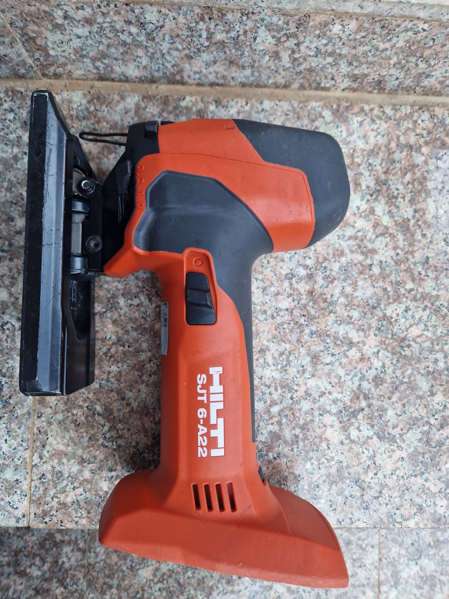 Hilti ferestrau pendular pe acumularori