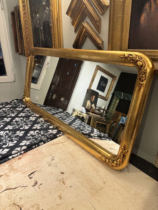 Oglindă lemn sculptat aurită schlagmetal, restaurată 120×50 cm