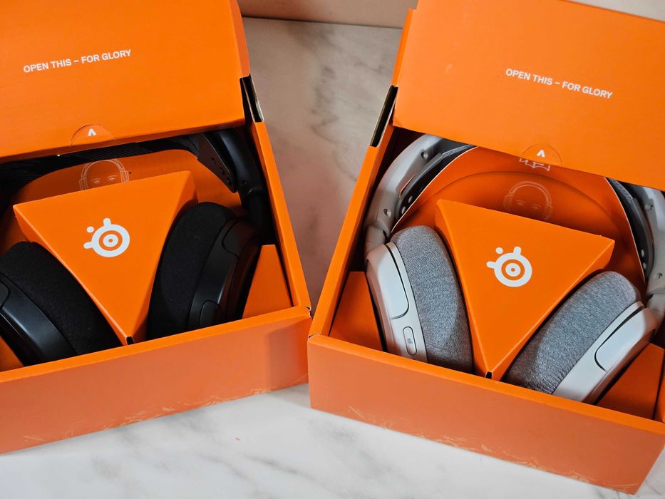 SteelSeries Arctis Nova 1 комфортни слушалки за игри и музика, 2 цвята