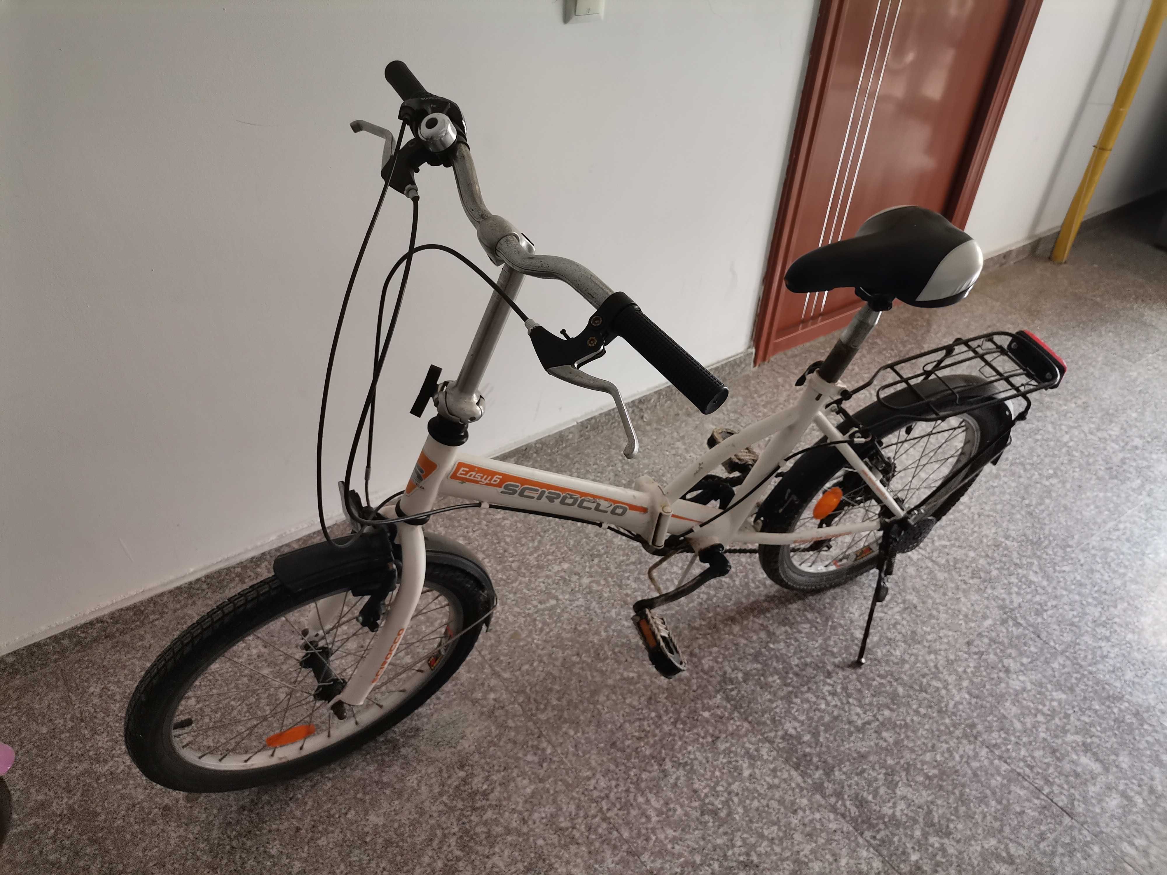 Bicicleta rabatabilă albă