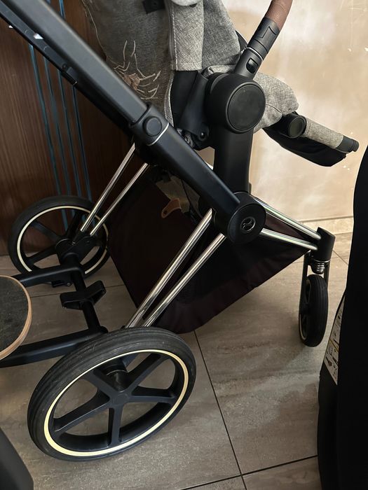 Cybex Priam KOI–пълен комплект 3в1(люлка.седалка.кошница.шаси и др.)