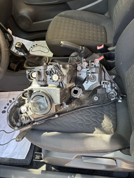 Десен фар за Toyota rav4 2015 до 2019г