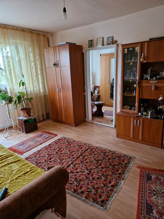 Vand apartament 2 camere