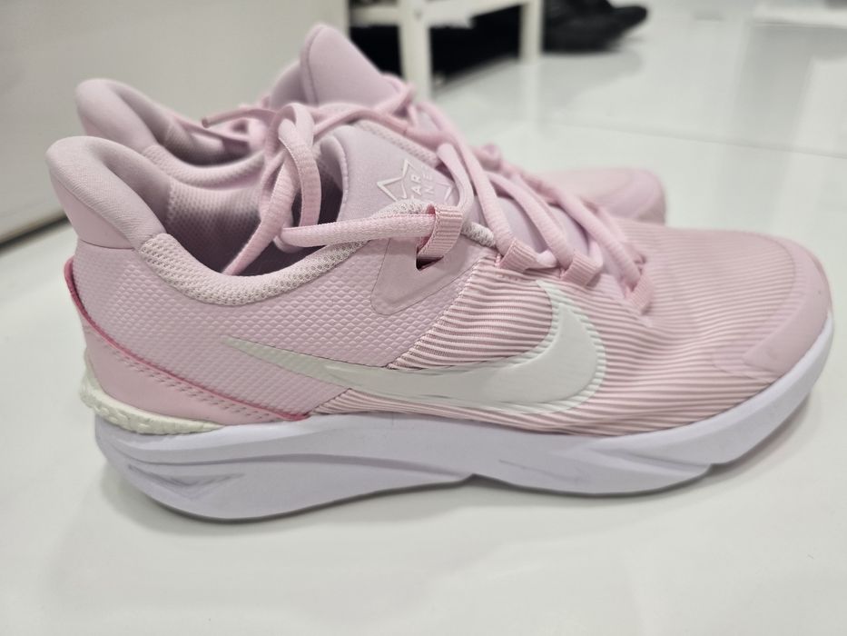 Розови маратонки Nike