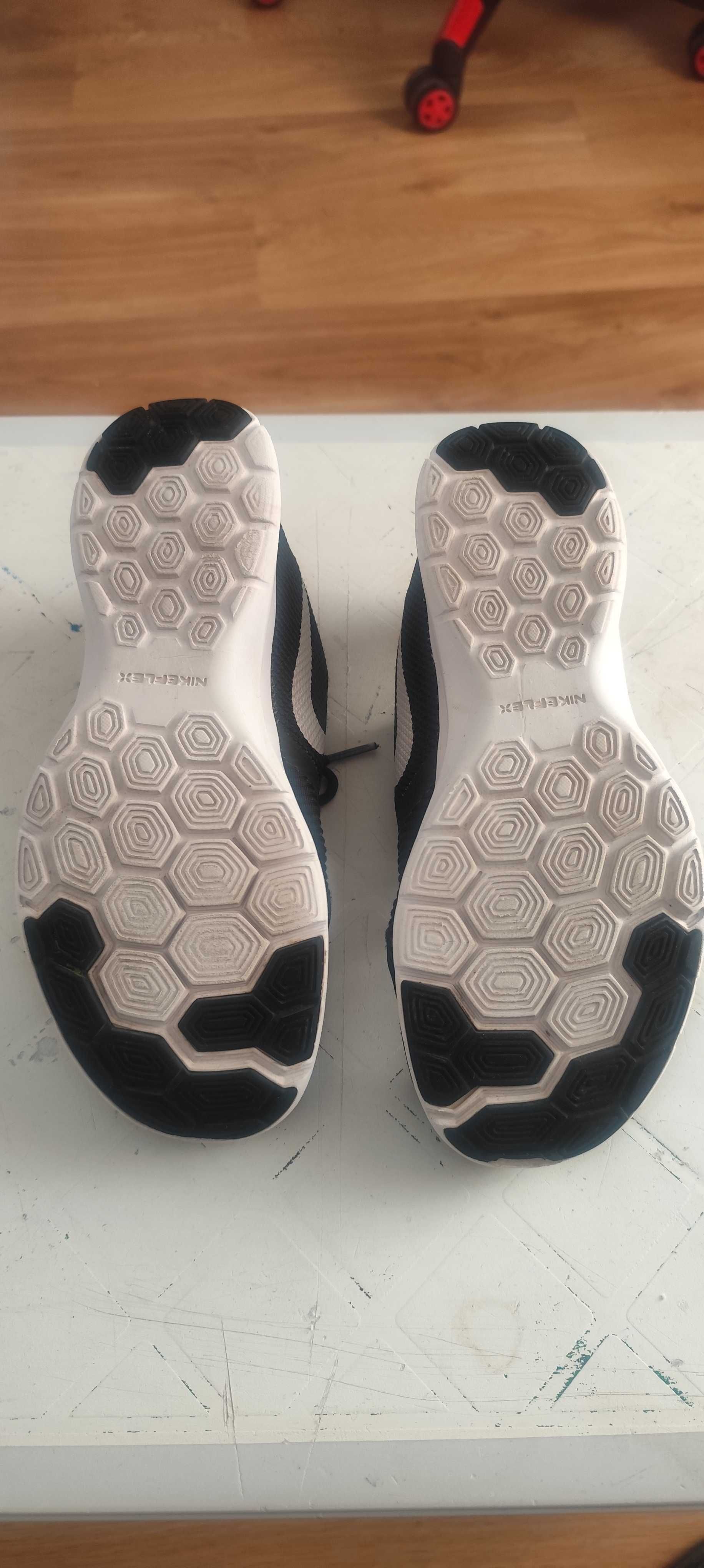 Маратонки Nike flex размер 38