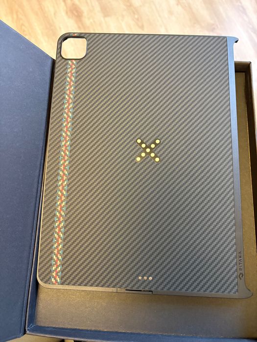 Калъф Pitaca MagEZ за Ipad Pro 12.9 2021/2022, със зарядно