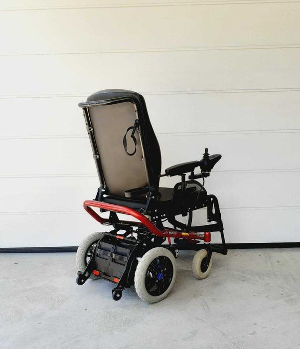 Carucior electric invalizi PLIABIL cauciucuri noi Otto A 200 (folosit)