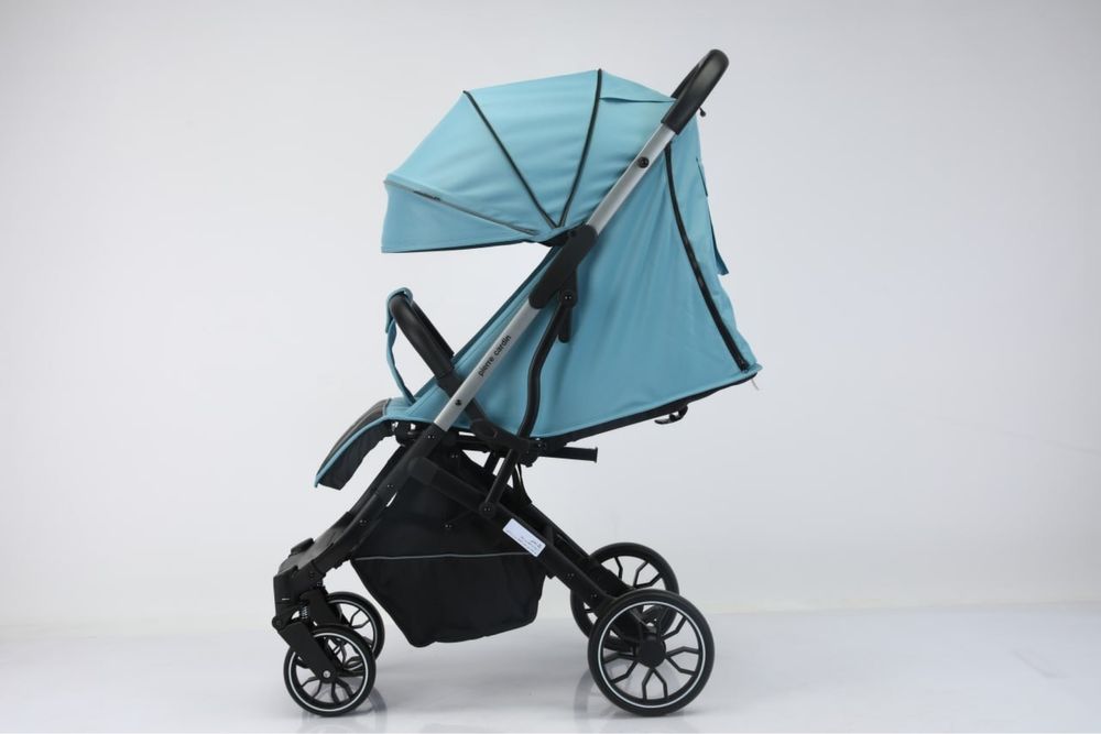 Прогулочная детская коляска чемодан