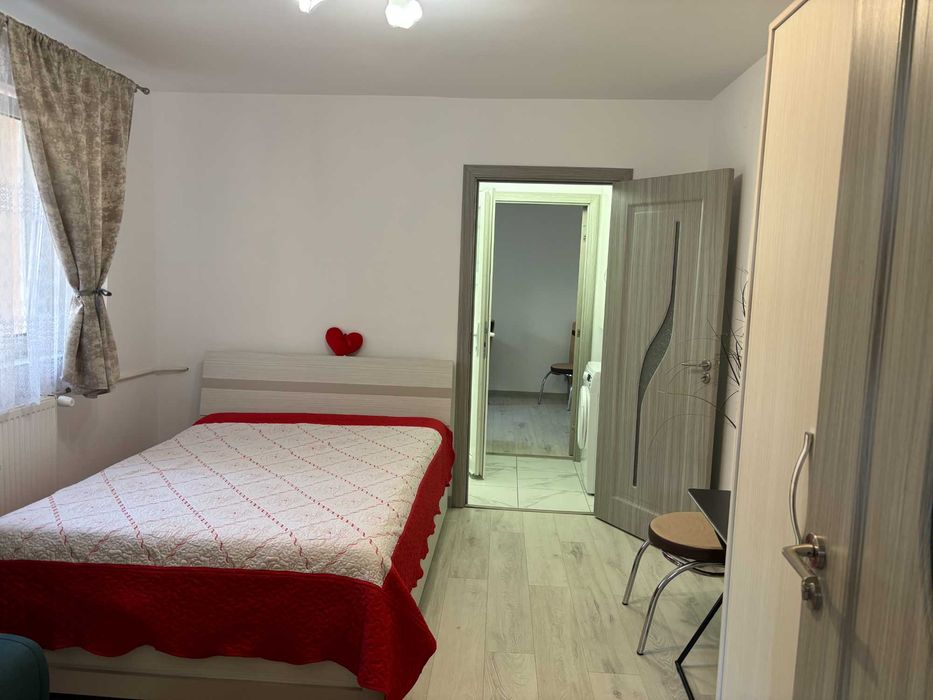 Ofer spre închiriere apartament în Rădăuți