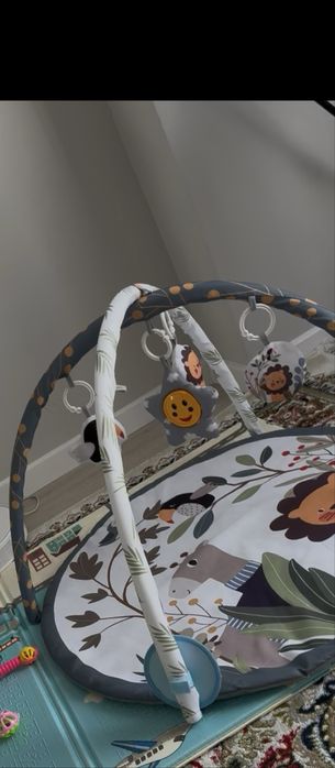 Детский развивающий коврик в отличном состоянии